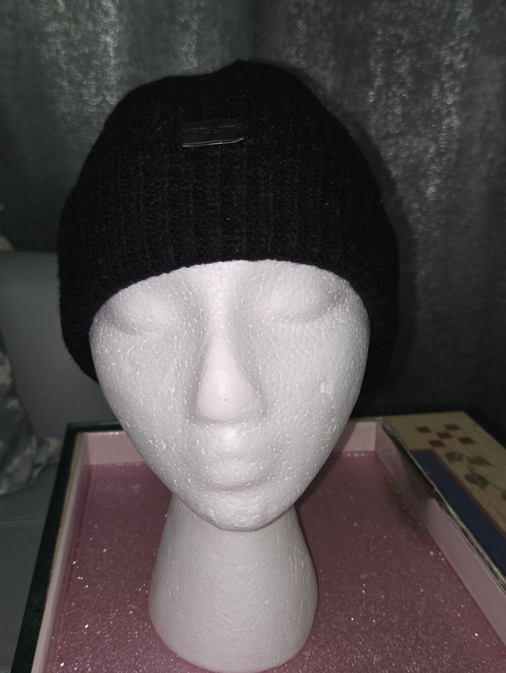 COACH F86553 Black 100% Wool Ribbed Knit Cuffed Beanie Hat Leather Logo Patch